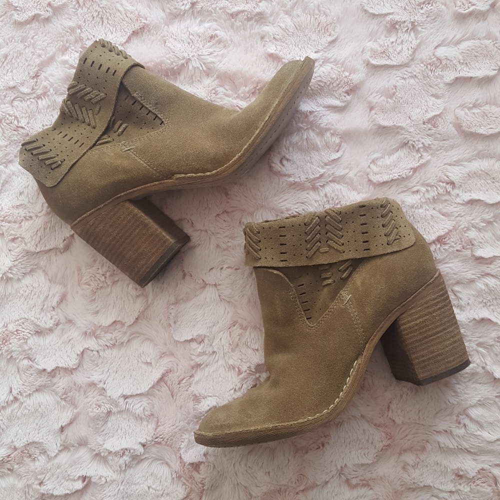 Dolce Vita Landon Ankle Booties